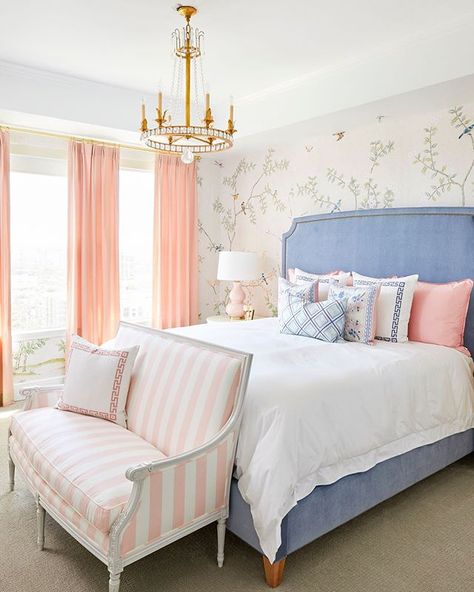 Caitlin Wilson (@caitlinwilsondesign) • Instagram photos and videos Chinoiserie Mural, Tall Bed, Caitlin Wilson, Big Girl Rooms, Upholstered Headboard, Kid Spaces, New Classic, My New Room, Dream Room