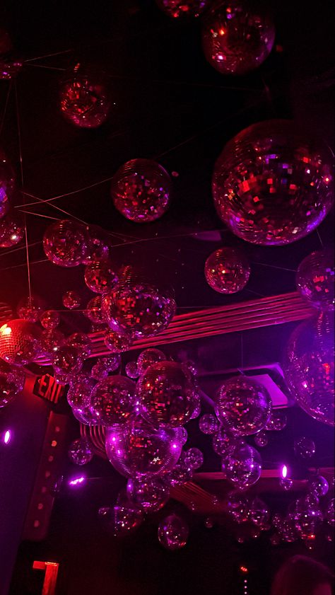 Aesthetic Party Background, Club Birthday Party Decorations, Club Astethics Pictures, High Saturation Aesthetic, Disco Night Aesthetic, Party Asthetics Photos, Club Background Party, Disco Wallpaper Aesthetic, Party Aesthetic Background