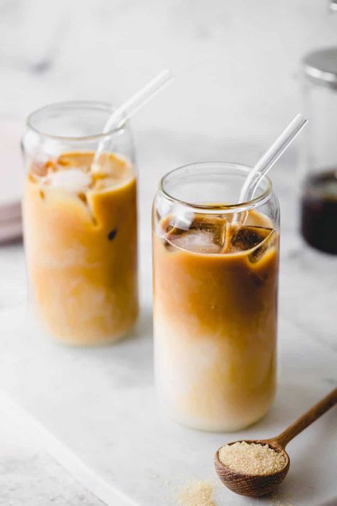 Vanilla Iced Coffee Recipe, Homemade Cold Brew Coffee, Starbucks Flavors, Coconut Milk Uses, Brew Iced Coffee, Vanilla Iced Coffee, Cold Brew Coffee Recipe, Cold Brew Recipe, Cold Brew Iced Coffee