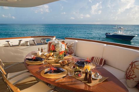 #ELEGANT #TABLE #SETTING #LUXURY #YACHT Luxury Yacht Party, Boat Table, Best Yachts, Guys Trip, Cruiser Boat, Dubai Vacation, Places To Rent, Yacht Party, Yacht Rental