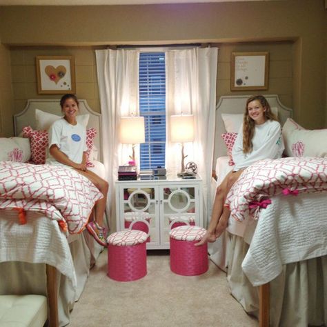 College Things, Dorm Stuff, Dorm Style, Coastal Cottage Style, Dorm Design, Dream Dorm, Dorm Sweet Dorm, Girl Dorms, Dorm Inspiration