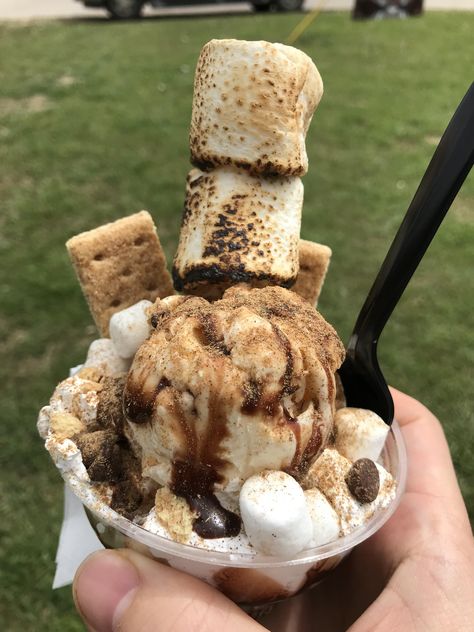 [I Ate] A Smores Sundae Smores Ice Cream, Healthy Life Inspiration, Recipe Example, Food Rules, Vegetarian Keto, Ice Cream Truck, Food Images, Drawings Simple, Bake Sale