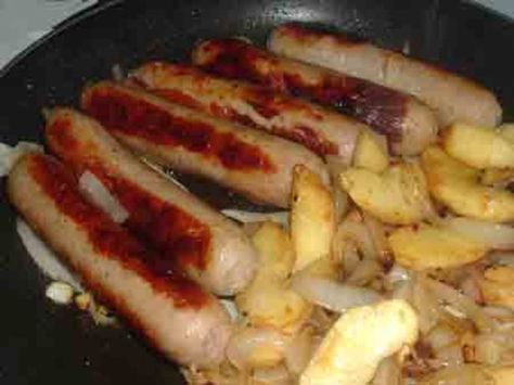 Bratwurst Bake Baked Bratwurst, Brats Recipes, Apples And Onions, Bratwurst Recipes, Pork Ham, Bratwurst, Dinner Is Served, Sausage Recipes, Sausages