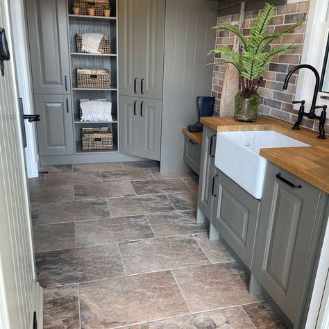 Keystone stone tile is a 40x60cm grey colour, slate effect glazed porcelain floor tile with a textured riven satin finish. HD digital inkjet print technology means this porcelain tile looks just like natural slate with a random print effect