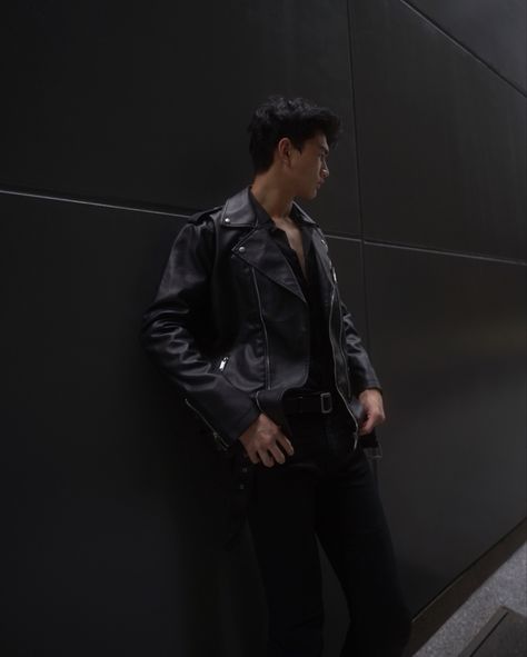 Black Outfit Men, Jeans Outfit Men, Black Jeans Men, Men Fashion Casual Outfits, Leather Jacket Black, Boys Jacket, Black Leather Jacket, Leather Jacket Men, Asian Men