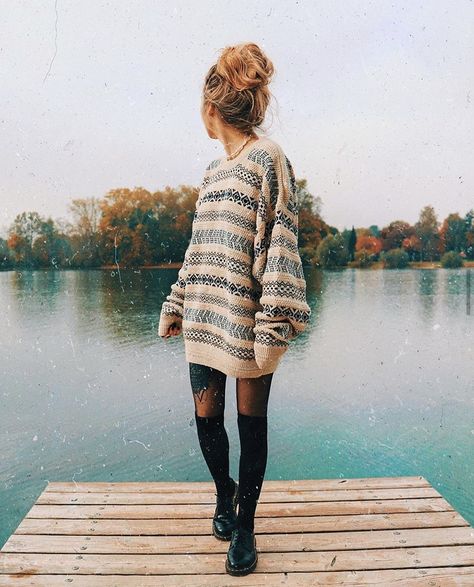 Sweater Weather Aesthetic, Weather Aesthetic, Cosy Jumper, Cold Weather Outfits, Vintage Grunge, Bohemian Fashion, Vintage Aesthetic, Sweater Weather, Ask Me