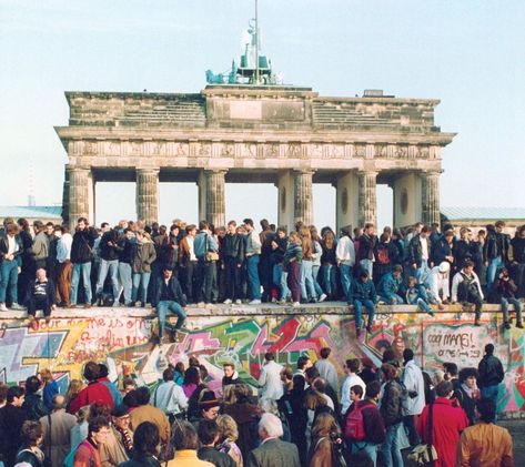 The Berlin Wall, 9 November, Bloc Party, History Professor, West Berlin, Reunification, Berlin Wall, East Germany, Central Europe