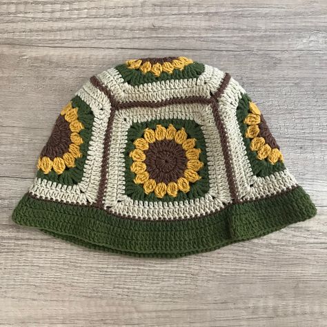 Crochet Sunflower Bucket Hat, Granny Square Crochet Bucket Hat, Green Crochet Hat, Sunflower Bucket Hat, Sunflower Bucket, Sunflower Bag, Green Bucket Hat, Green Sunflower, Flower Bucket Hat