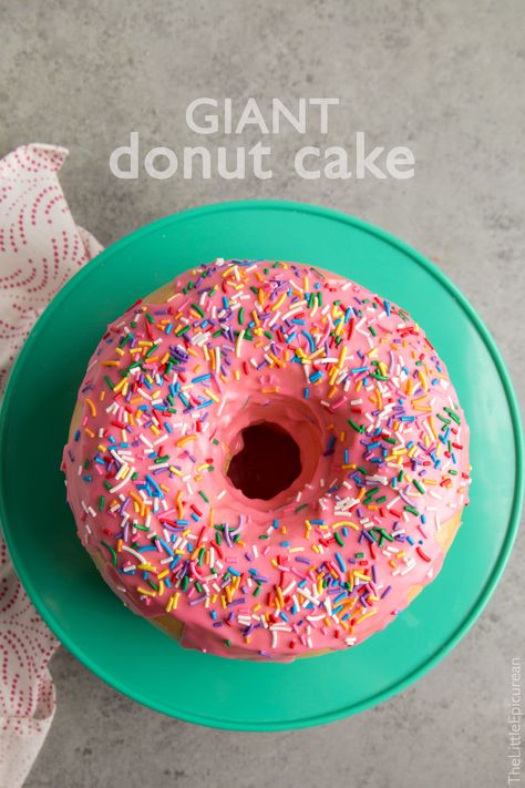 Giant Donut Cake Homer Simpson Donut Cake, Doughnut Smash Cake, Donut Party Cake, Diy Donut Cake, Donut Birthday Cakes, Giant Donut Cake, Simpsons Birthday, Red Wine Chocolate Cake, Donut Birthday Cake