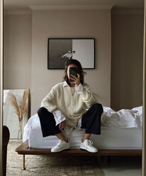 Easy Effortless Outfits, Minimal Closet, Stile Kendall Jenner, Bekväma Outfits, Winter Mode Outfits, Casual Weekend Outfit, Ladylike Style, Skandinavian Fashion, Stil Inspiration