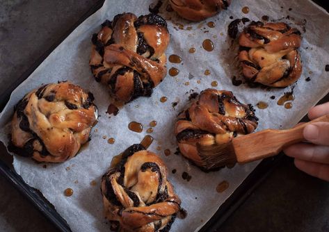 Sticky Chocolate Babka Buns Vegan Babka, Babka Buns, Chocolate Buns, Cardamom Buns, Chocolate Babka, Sweet Dough, School Night, Vegan Treats, Vegan Foods