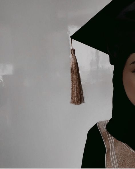 Graduation Poses Ideas, High School Graduation Ideas, School Graduation Ideas, Insha Allah, Graduation Poses, Graduation Ideas, High School Graduation, School Graduation, College Graduation