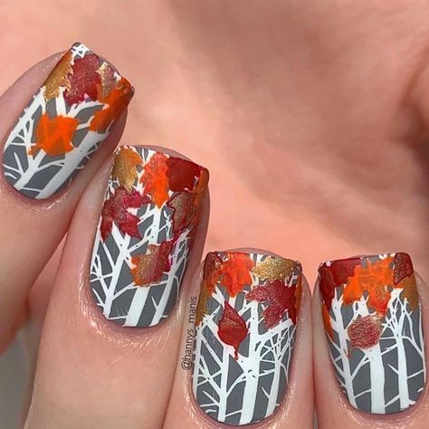 Autumn Stencils, Fall Stencils, Leaves Nails, Nagel Stamping, Fall Thanksgiving Nails, Nails Autumn, Thanksgiving Nail Art, Nail Vinyls, Fall Nail Art Designs