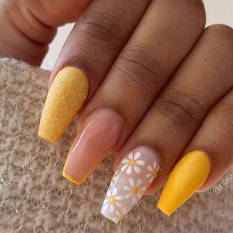 Acrylic Nails Yellow, Glam Nails, Nagel Inspo, Yellow Nails, Dream Nails, Coffin Nails Designs, Classy Nails, Floral Nails, Chic Nails