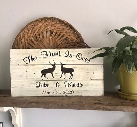 Rustic Deer Decor, Country Wedding Signs, Doe Deer, Hunting Wedding, Deer Wedding, Deer Signs, Hunter Wedding, Deer Buck, Deer Decor