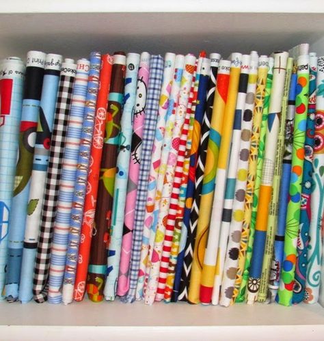 Storing fabric with comic book boards - tutorial Storing Fabric, Quilting Storage, Quilting Rooms, Sew Gifts, Fabric Organization, Comic Book Storage, Sewing Project Ideas, Create Kids Couture, Quilt Room