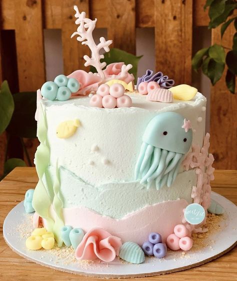 Finding Nemo Birthday Cake, Ocean Birthday Cakes, Mermaid Birthday Decorations, Ocean Birthday Party, Happy Birthday Decor, Girly Cakes, Sea Cakes, Ocean Birthday, 2 Birthday Cake