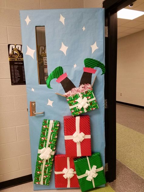 Xmas Door Decorations For School, Kindergarten Holiday Door Decorations, Christmas Door Decorations For Elementary School, Christmas Door Ideas For Nursing Home, Christmas Class Door Decorations Decorating Ideas, Classroom Decor Door Christmas, Office Decor For Christmas Holidays, Office Christmas Door Decorating Ideas, How To Decorate Office Door For Christmas