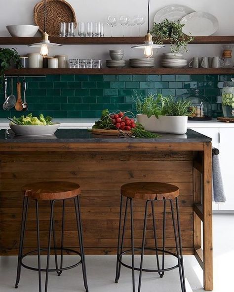 Green Backsplash, Kitchen Ikea, Classic Kitchen, Grey Kitchens, Kitchen Marble, Trendy Kitchen, Green Kitchen, Wood Kitchen, Kitchen Tiles