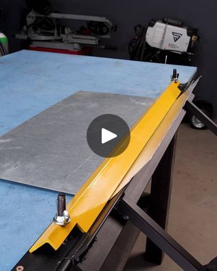 Perfect DIY Metal Sheet Bender! | Perfect DIY Metal Sheet Bender! | By Crafty PandaFacebook Sheet Metal Bender, Metal Bender, Metal Fabrication Tools, Fabrication Tools, Metal Bending, Mechanic Tools, Modern Staircase, Diy Metal, Metal Sheet