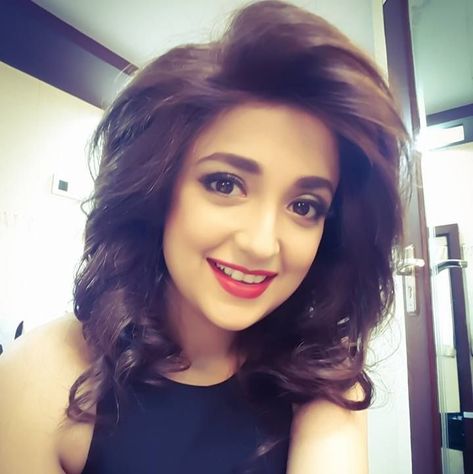 Monali Thakur Monali Thakur, Kristin Kreuk, Young Celebrities, With Boyfriend, Hot Images, Kate Upton, Husband Birthday, Famous Models, Latest Images