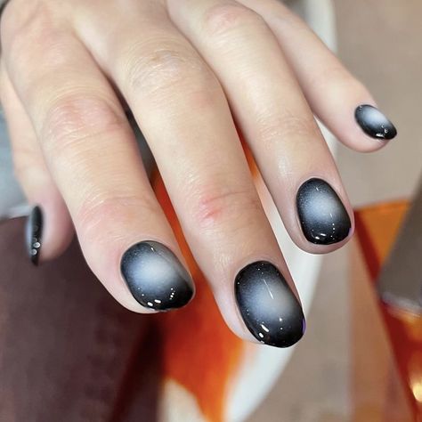 Grunge Nail Ideas Black, Aura Nails Men, Aura Nails Black And White, Black Aura Nails Short, Black White Aura Nails, Black And White Aura Nails, Aura Nails Black, Grunge Nails Short, Short Nails Y2k