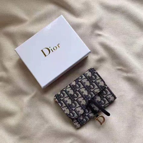 Aesthetic Wallets For Women, Wallets For Women Aesthetic, Dompet Gucci, Dior Aesthetic, Dior Women, Dior Wallet, Tas Fashion, Cute Wallets, Girly Bags