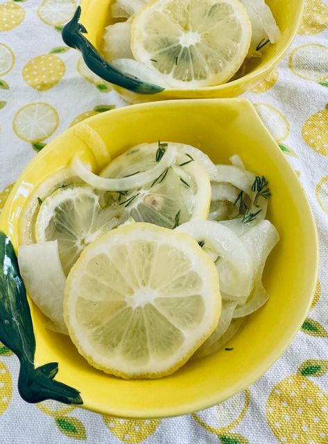 Vidalia Onion Lemon Salad – Cooking in Community Lemon And Onion Salad Italian, Lemon Onion Salad, Lemon Salad, Vidalia Onion, Vegan Salads, Onion Salad, Vidalia Onions, Fun Foods, Vegan Salad