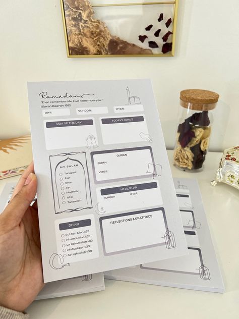 Ramadan Planner Ideas, Gender Neutral Aesthetic, Ramadan Dua List, Ramadhan Planner, Ramadan Tracker, Planner Ramadan, Islamic Planner, Iftar Time, Ramadan Journal