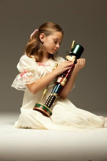 Ballet Portraits, Nutcracker Display, Vaganova Ballet, Ballerina Photography, Art Ballet, Sparkling Christmas, Ballet Studio, Winter Portraits, Ballet Academy