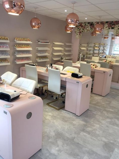 Nails Place Decoration, Nail Salon Exterior, Nail Desk Ideas, Business Exterior, Modern Nail Salon, Luxury Nail Salon, Nails Tech, Salon Reception Desk, Nail Salon Interior Design