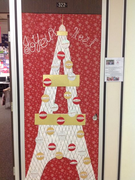 French Christmas door decoration Best Christmas Classroom Doors, France Classroom Decorations, Ela Christmas Door, Disney Christmas Classroom Doors, English Teacher Christmas Door, French Christmas Traditions, French Christmas Decor, Classroom Door Decorating, Classroom Door Displays