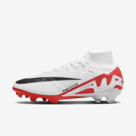 Instantly tilt the field in the bold design of the Superfly 9 Elite FG. We added a Zoom Air unit, made specifically for soccer, and grippy texture up top for exceptional touch, so you can dominate in the waning minutes of a match—when it matters most. Feel the explosive speed as you race around the field, making the critical plays with velocity and pace. Fast is in the Air. Nike Cleats, Tri Star, Nike Mercurial, Star Studs, Soccer Cleats, Football Boots, Nike Zoom, Men Shoes Size, High Top