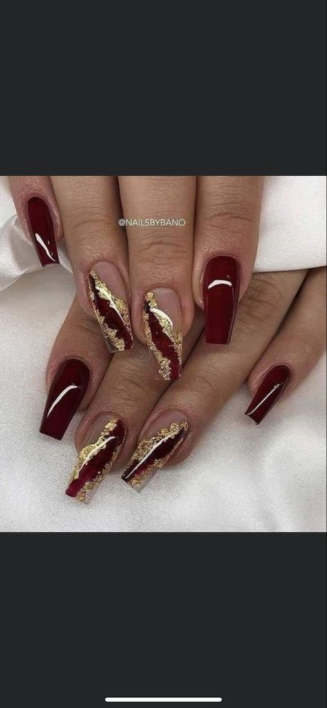 Red Nails With Gold Flakes, Red Gold Nails, Elegant Acrylic Nails, Red And Gold Nails, Acrylic Set, The Claw, Luxury Nails, Gold Flakes, Gold Nails