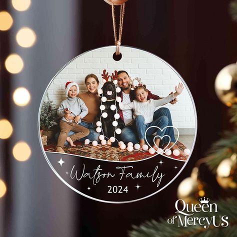 Looking for the perfect personalized ornament for any occasion?  🎄🎉 Whether it's Christmas, a birthday, or a special celebration, our ornaments are designed just for you!  🌟 Explore our collection and let us know if you see something you love!  👀 Our acrylic ornaments are 3.54 inches in diameter, featuring vibrant prints on one or both sides and come with multiple hanging cords.  🏅 Printed in the USA, these lightweight ornaments are perfect for any festive setting. 📦 Processing & Shipping 📦 Processing time: 5-7 business days. Delivery time: 2-8 business days. Expect potential delays during holidays and weekends. Tracking info will be provided once it is shipped. Customs duties are not covered. 🔄 Cancellations, Returns & Refunds 🔄 Full cancellation within 8 hours. Partial refunds a Family Photo Christmas, Picture Ornaments, Acrylic Ornaments, Photo Christmas Ornaments, Ornament Family, Unique Products Design, Family Christmas Ornaments, Family Keepsakes, Photo Christmas