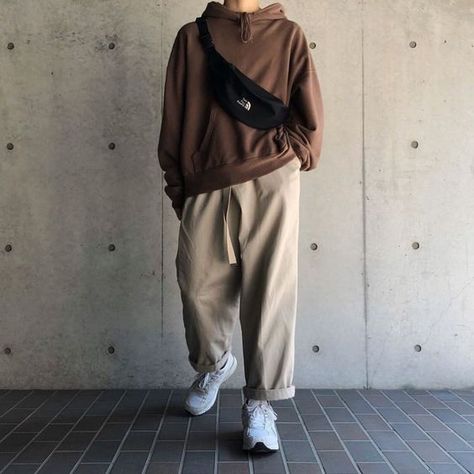 Brown Linen Trousers, Wacky Outfits, Japanese Street Fashion Men, Korean Street Fashion Men, Casual Sporty Outfits, Mens Business Casual Outfits, Minimalist Fashion Men, Trendy Boy Outfits, Mens Casual Outfits Summer