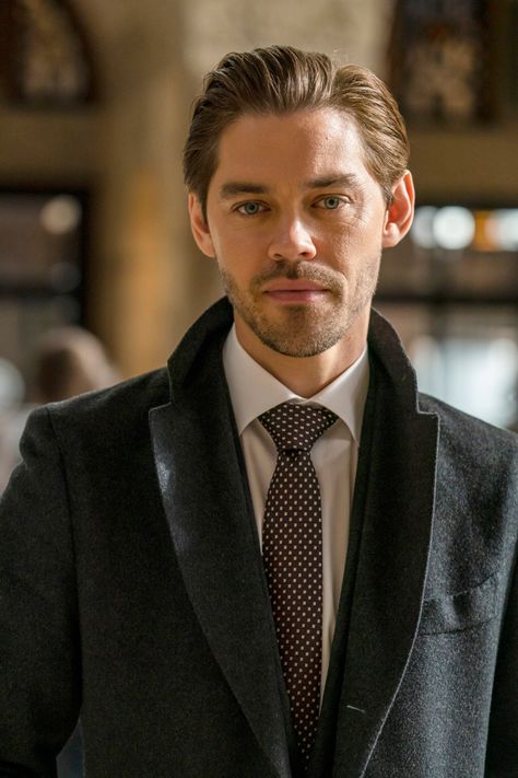 Tom Payne Actor, Yoda Images, Dermot Mulroney, Tom Payne, Prodigal Son, Geek Girls, Christian Grey, April 20, Gentleman Style