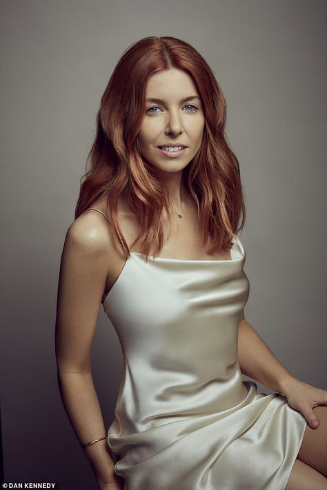 'It's possible to care about warzones and makeup' - the many passions of Stacey Dooley | Daily Mail Online Stacey Dooley Hair, Stacy Dooley, Stacey Dooley, Auburn Hair, Golden Girl, Red Hair, Bbc, Style Me, Fashion Photography