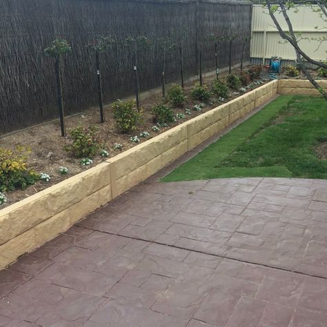 Why use concrete sleepers for your retaining wall? | My Professional Services Concrete Sleeper Retaining Walls, Sleeper Retaining Wall, Retaining Wall Ideas, Sleepers In Garden, Concrete Sleepers, Modern Backyard Landscaping, Vine Wall, Modular Walls, Diy Concrete