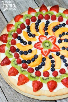 Fruit Pizza With Cream Cheese, Pizza With Cream Cheese, Fresh Fruit Pizza, Grilled Fruit Kabobs, Kroger Recipes, Sugar Cookie Pizza, Pizza Fruit, Easy Fruit Dip, Fruit Hacks