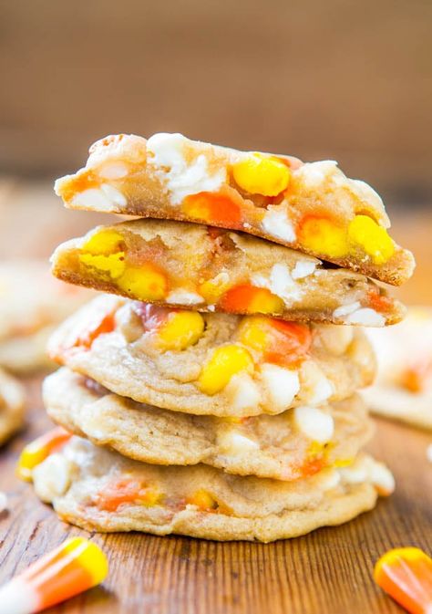 Leftover Halloween Candy Recipes, Candy Corn Desserts, Easy Halloween Cookies Recipes, Halloween Candy Recipes, Candy Corn Recipe, Corn Cookies, Easy Halloween Cookies, Candy Corn Cookies, Halloween Cookie Recipes