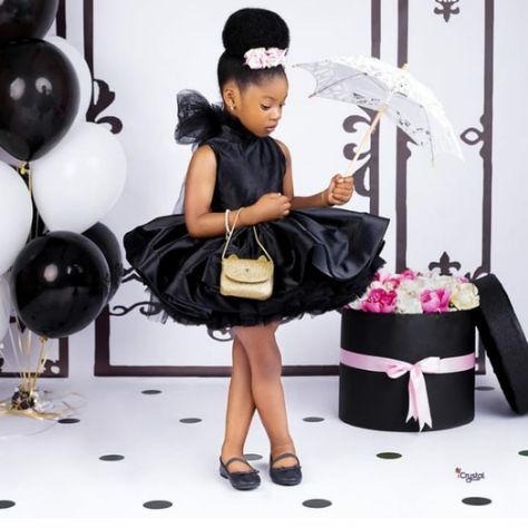 Toddler Girl Photoshooting Ideas Black, Little Birthday Girl Photoshooting, Toddler Girl Photoshooting Ideas, 6th Birthday Photoshoot Ideas, 4th Birthday Photoshoot Ideas, Kids Photoshoot Ideas Studio, Birthday Photoshoot Ideas Kids, Kids Birthday Photoshoot, Photoshooting Ideas