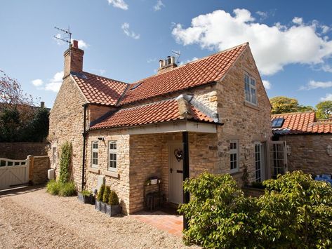 Foxglove Cottage - Hutton Buscel | Foxglove Cottage - Hutton Buscel in Scarborough British Cottage, Self Catering Cottages, Cottage Exterior, Luxury Cottage, Farm Cottage, Beautiful Cottages, Cottage Interiors, Stone Cottage, Stone Houses