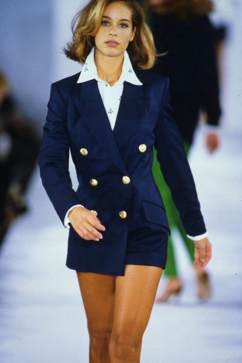 Spring RTW Collection, 1992 Irina Pantaeva, Michael Kors Runway, Yasmin Le Bon, Models Off Duty Style, 90s Runway Fashion, Runway Fashion Couture, Original Supermodels, Girls Support Girls, Couture Runway