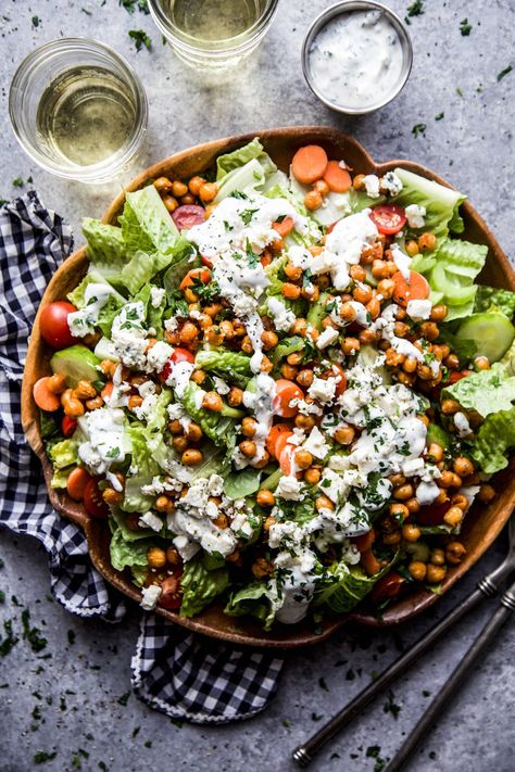 Buffalo Chickpea Salad, Crispy Salad, Buffalo Chickpea, Crispy Chickpeas, Romaine Lettuce Salad, Yummy Salad Recipes, Roasted Asparagus, Roasted Chickpeas, Chickpea Salad