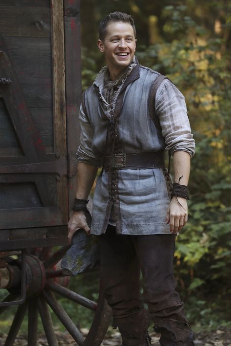 Larp Costume Men, Medieval Clothing Male, Medieval Mens Clothing, Ren Faire Outfits, Roi Arthur, Emilie De Ravin, Josh Dallas, Medieval Clothes, Fair Outfits