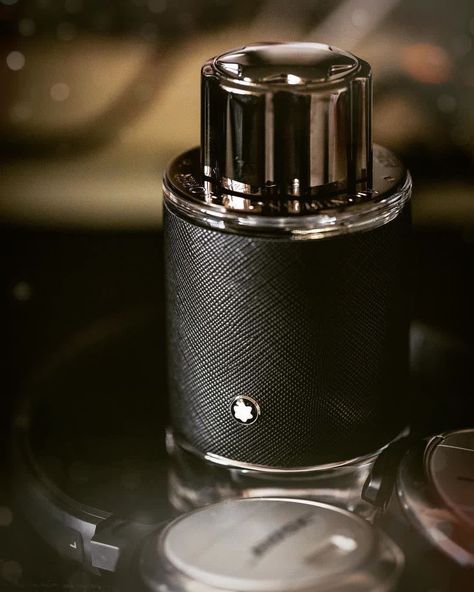 Mont Blanc Perfume, Parfum Aesthetic, Mont Blanc Explorer, Fragrances Perfume Men, Black Menswear, Montblanc Explorer, Aesthetic Perfume, Best Perfume For Men, Best Fragrance For Men