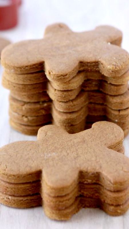 Gingerbread Cookies That Won’t Spread ~ The perfect little gingerbread men cookies Gingerbread Men Cookies, Gingerbread Cookies Recipe, Cookies Gingerbread, Ginger Bread Cookies Recipe, Gingerbread Man Cookies, Spread Recipes, Xmas Cookies, Cookies Decorated, Gingerbread Men