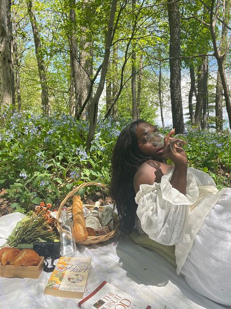 Picnic Southern Picnic, Pink Angel Aesthetic, Divine Feminine Aesthetic, August Leo, Black Cottagecore, Black Femininity Aesthetic, Femininity Aesthetic, Picnic Photoshoot, Nature Film