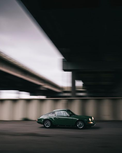 Snow Trails, Classic Car Photography, Porsche Classic, Top Luxury Cars, Vintage Porsche, Car Inspiration, Street Racing Cars, Porsche Carrera, Automotive Photography